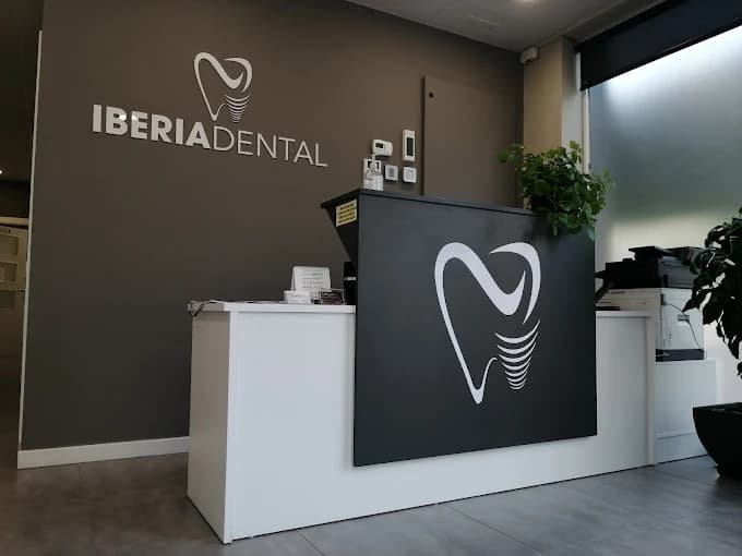 Recepción de Clínica Iberia Dental en Águilas